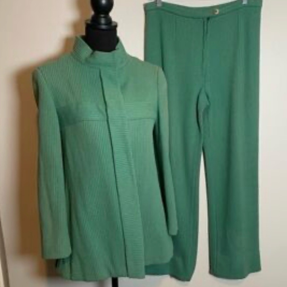Vintage 1960s Max Mara Pop Green women’s suit, - Picture 8 of 10